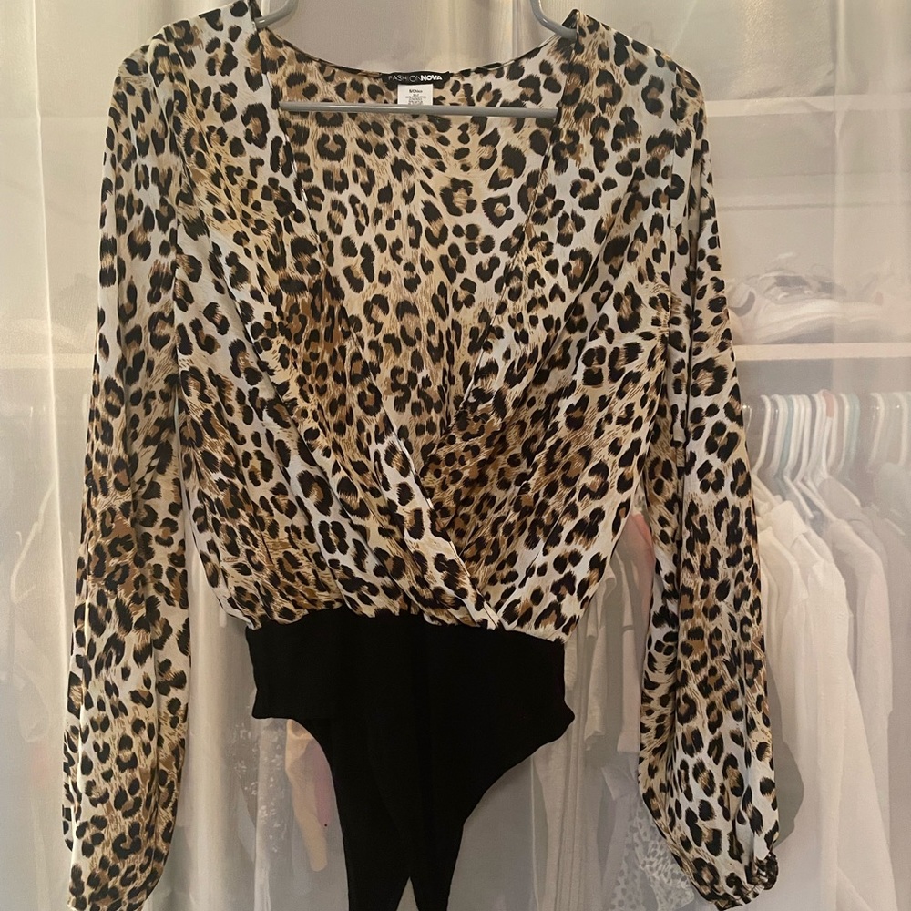 Leopard v neck body suit